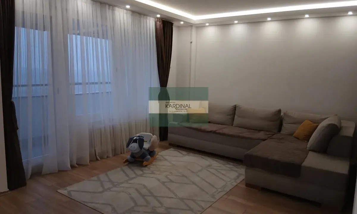 Prodaja, dvosoban stan, 68m², Aerodrom, Kragujevac