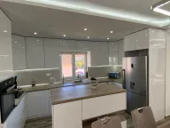 Izdavanje, trosoban stan, 115m², Kalimanj, Tivat - image 8