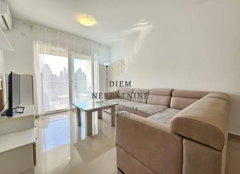 Rent, one bedroom apartment, 67m², Centar, Bar - image 17
