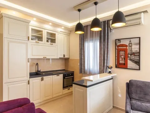 Prodaja, jednosoban stan, 45m², Centar, Tivat - image 5