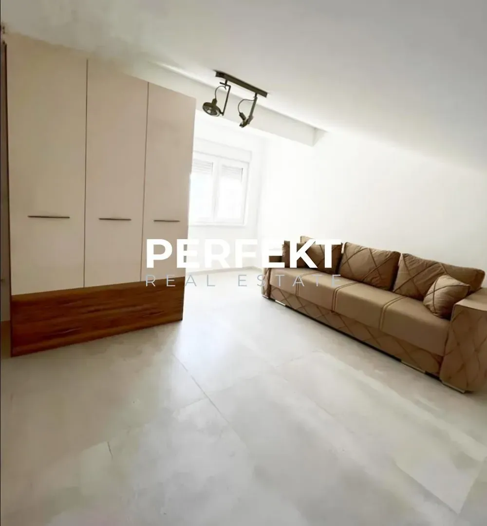 Prodaja, trosoban stan, 105m², Centar, Pančevo