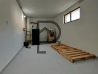 Izdavanje, stan, 330m², Tološi, Podgorica - image 15