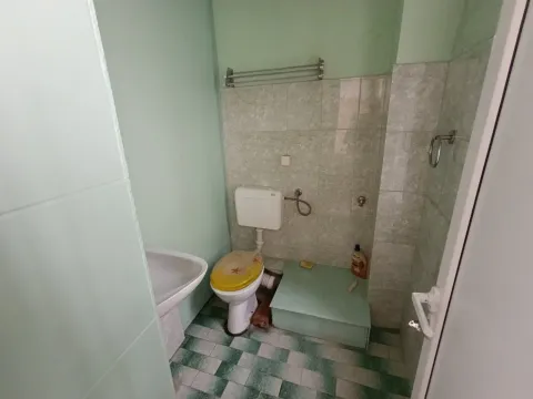 Izdavanje, poslovni prostor, 68m², Centar, Podgorica - image 7