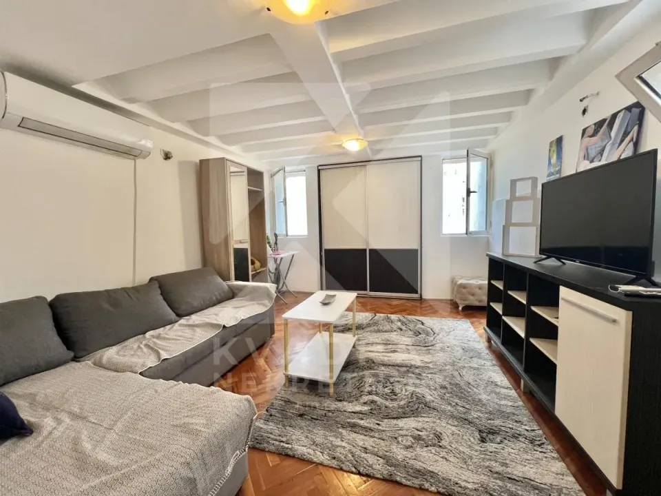 Prodaja, garsonjera, 24m², Pejton, Podgorica