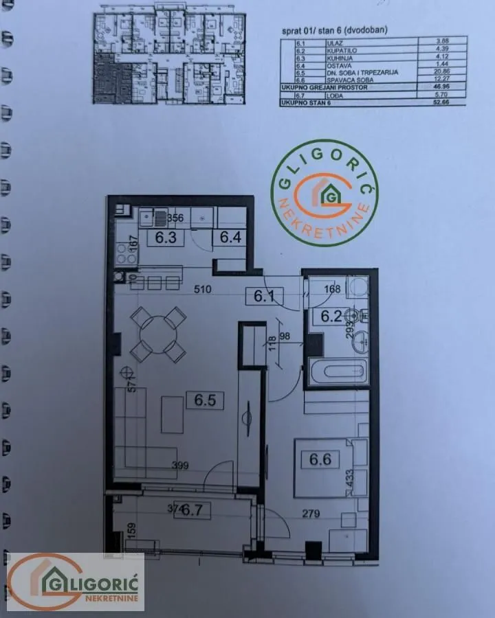 Floor plan of the apartment with room layout and dimensions.