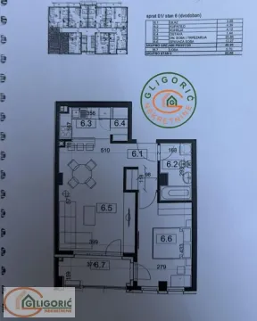 Floor plan of the apartment with room layout and dimensions. - image 18