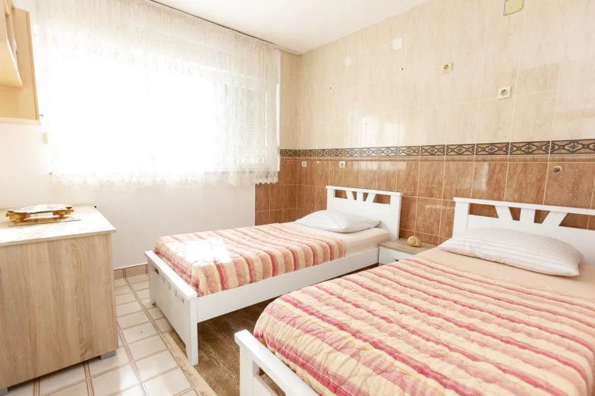 Rent, two bedroom apartment, 70m², Makedonsko naselje, Bar