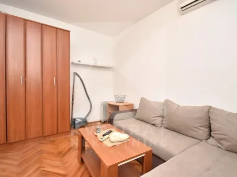 Izdavanje, garsonjera, 24m², Malo Brdo, Podgorica - image 3