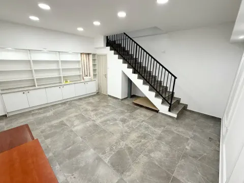 Rent, office space, 50m², Blok 9, Podgorica - image 6