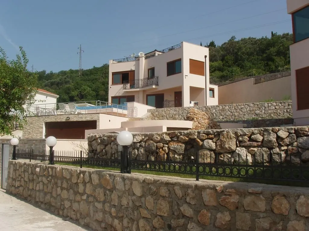 Sale, house, 290m², Bar, Crna Gora