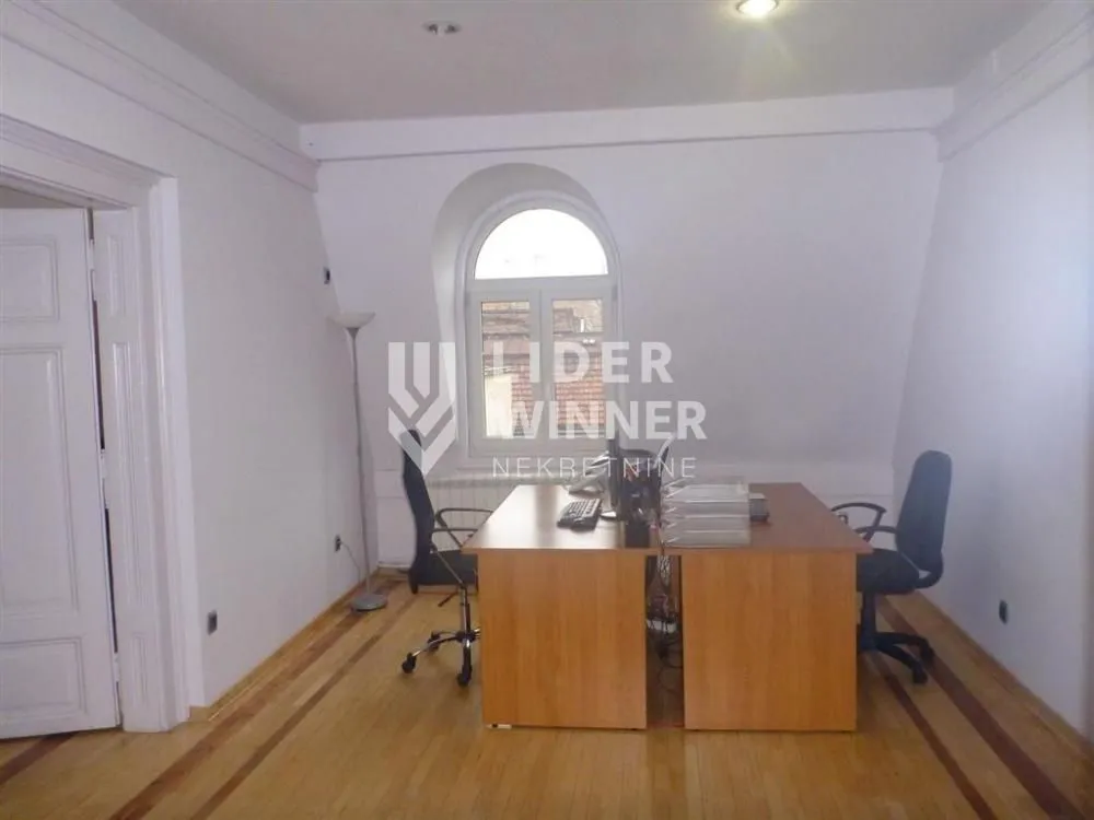 Izdavanje, stan, 220m², Stari Grad, Beograd