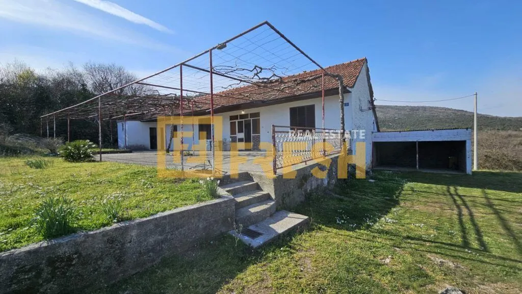 Sale, house, 80m², Beri, Podgorica