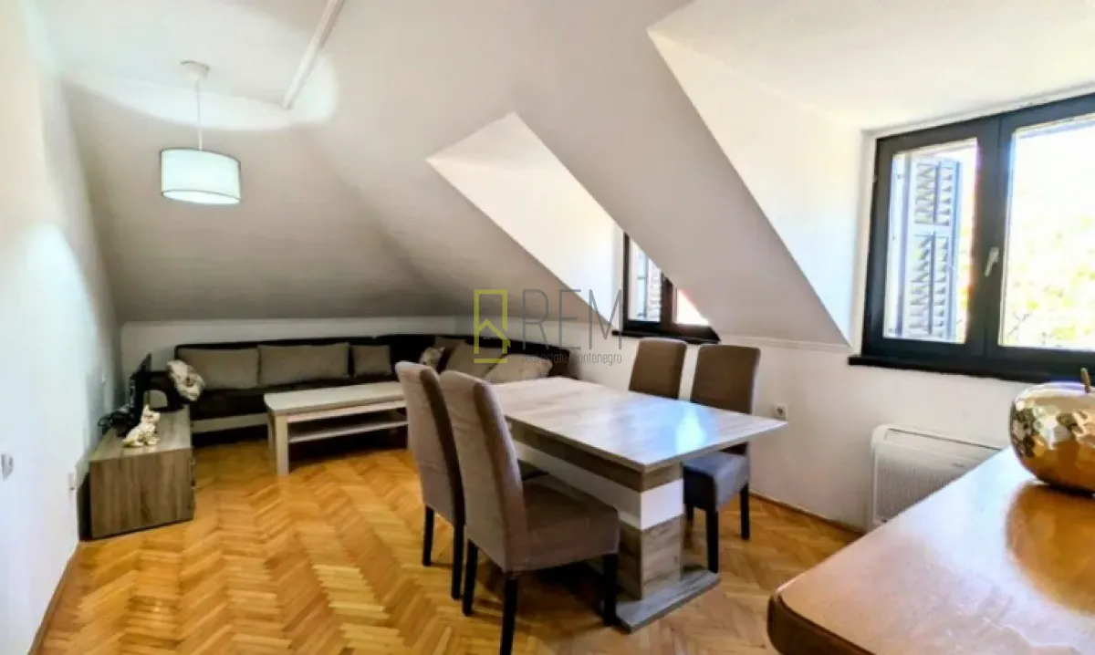 Prodaja, jednosoban stan, 54m², Cetinje, Crna Gora