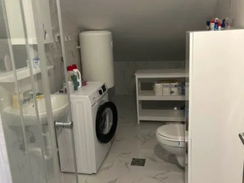 Izdavanje, dvosoban stan, 68m², Đenovići, Herceg Novi - image 10