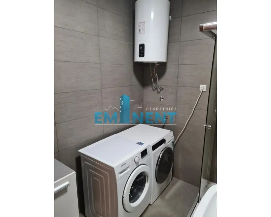 Izdavanje, trosoban stan, 82m², Slavija, Vračar Sve Podlokacije