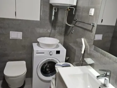 Izdavanje, dvosoban stan, 70m², Master Kvart, Podgorica - image 8