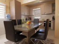 Izdavanje, kuća, 250m², Tološi, Podgorica - image 14