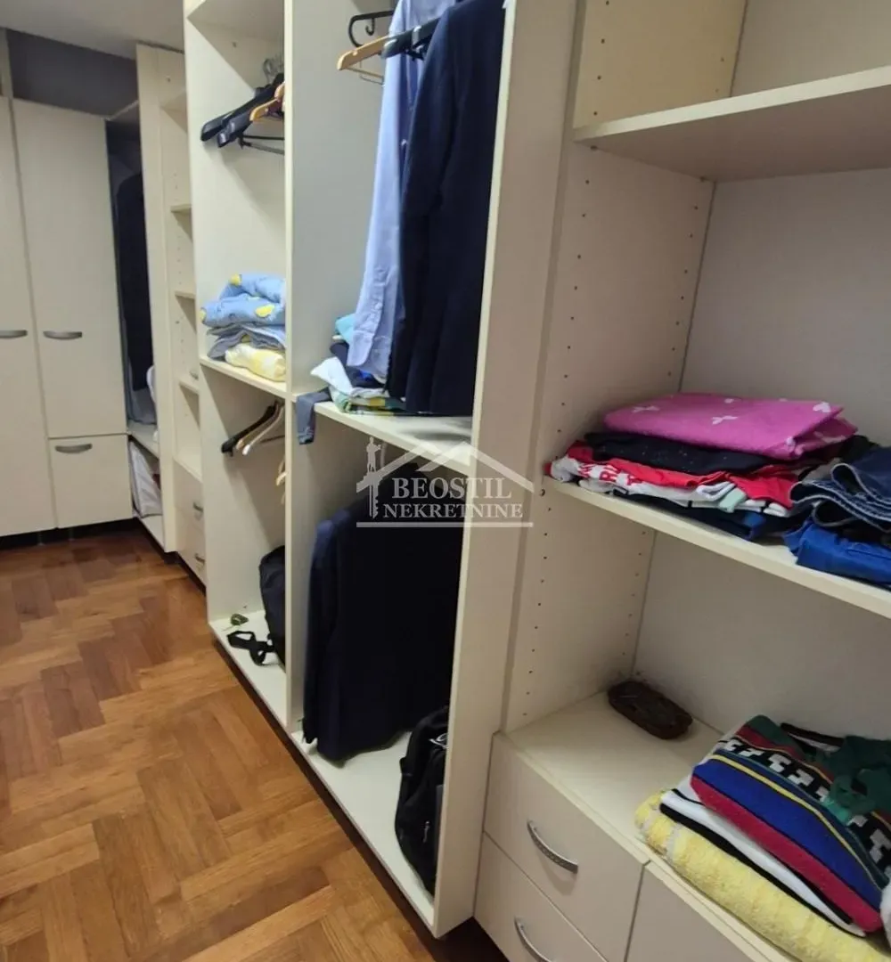 Rent, house, 319m², Julino Brdo, Beograd