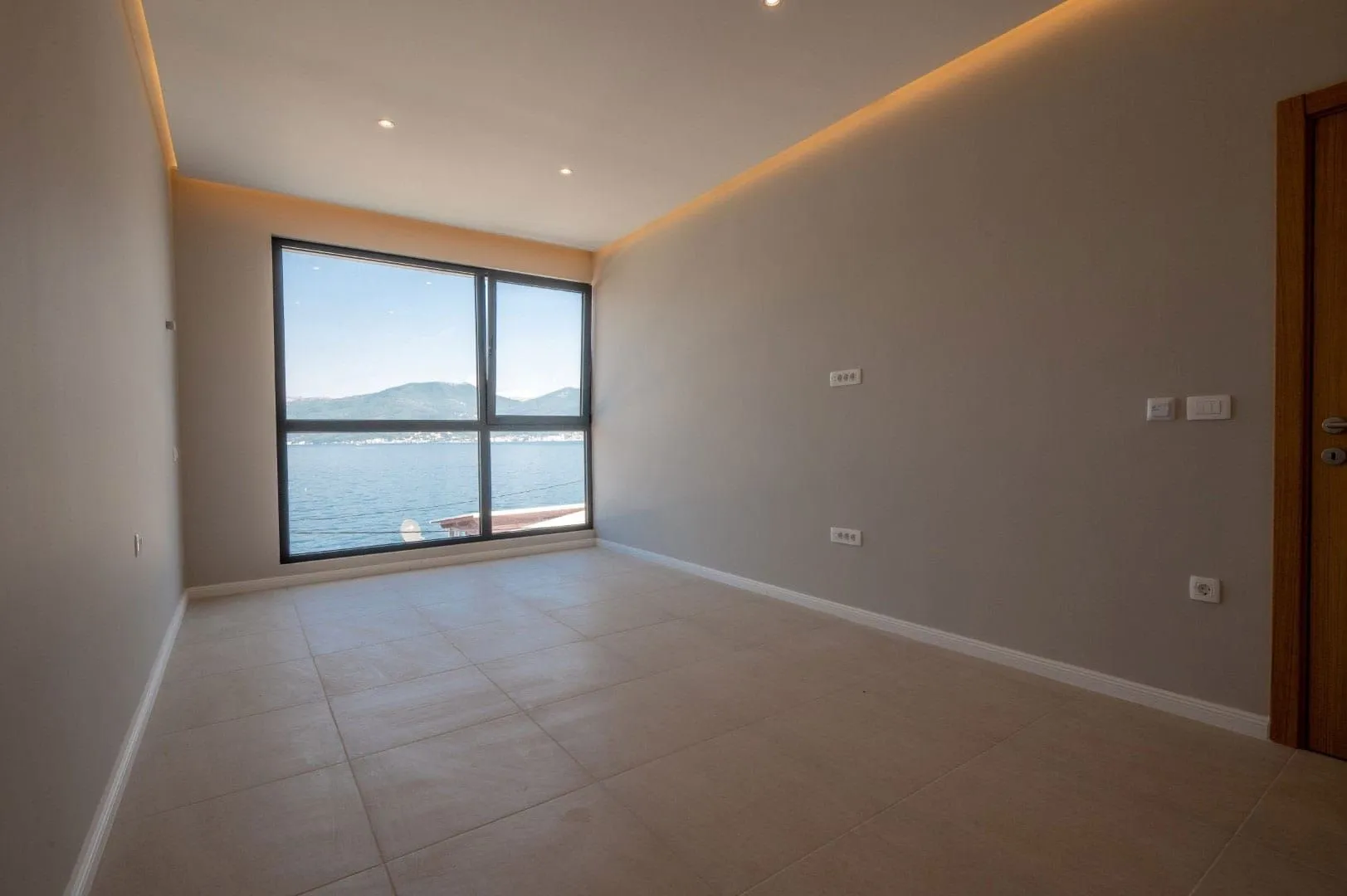 Prodaja, kuća, 200m², Krašići, Tivat