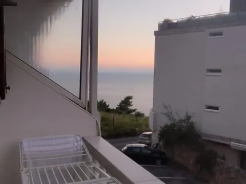 Izdavanje, garsonjera, 30m², Sveti Stefan, Budva - image 2