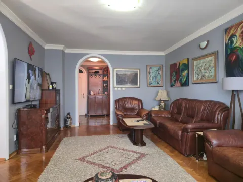 Prodaja, trosoban stan, 97m², Centar, Nikšić - image 3