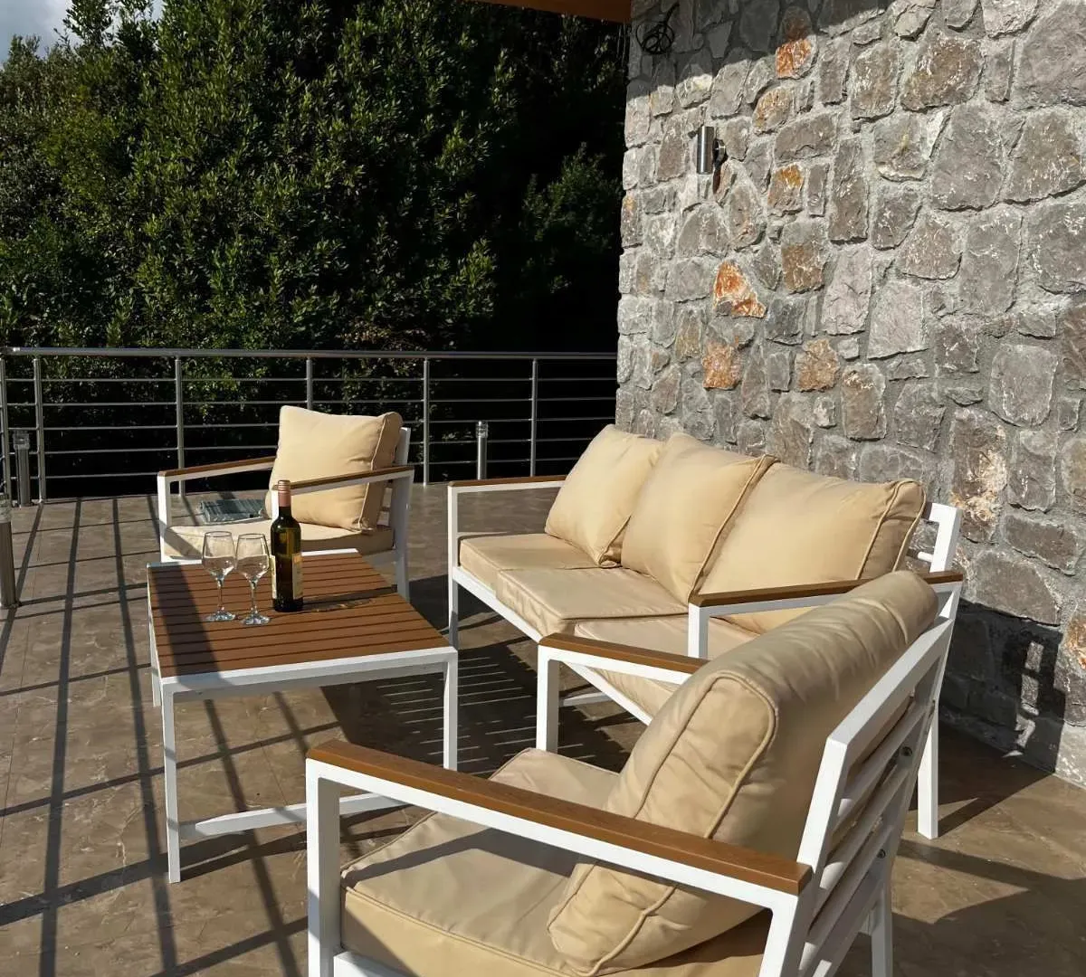 Izdavanje, kuća, 63m², Krimovica, Kotor