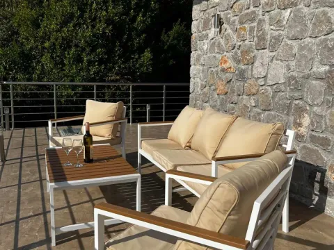 Izdavanje, kuća, 63m², Krimovica, Kotor - image 10