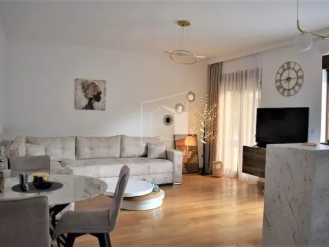 Izdavanje, stan, 51m², Obala Đuraševića, Tivat - image 3
