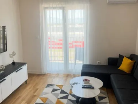 Izdavanje, dvosoban stan, 60m², Zabjelo, Podgorica