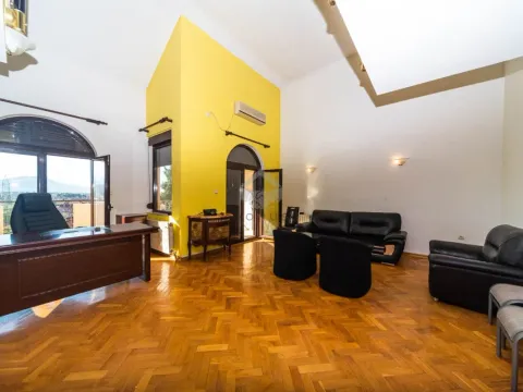 Izdavanje, poslovni prostor, 270m², Gorica C, Podgorica - image 5