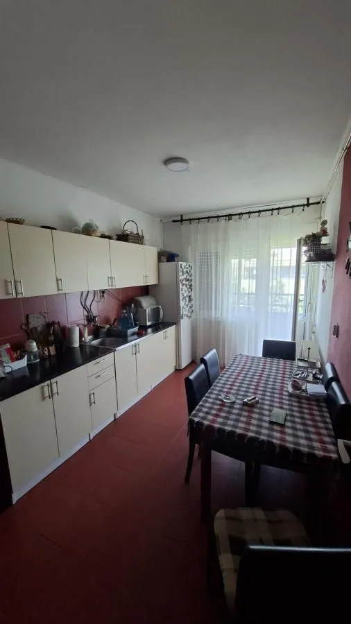 Prodaja, trosoban stan, 60m², Rotkvarija, Novi Sad Sve Podlokacije