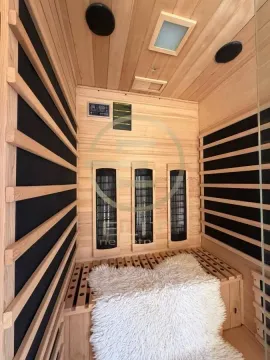 Privatna drvena sauna sa klupom i ugrađenim grejačima. - image 27