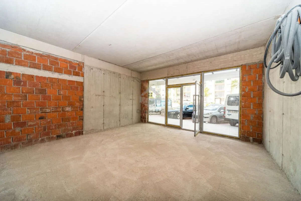 Rent, office space, 43m², Pobrežje, Podgorica