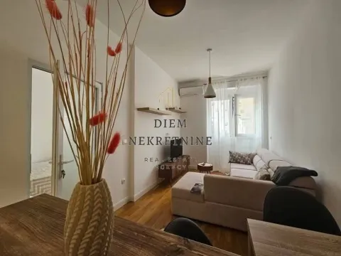 Izdavanje, jednosoban stan, 38m², Centar, Bar - image 18
