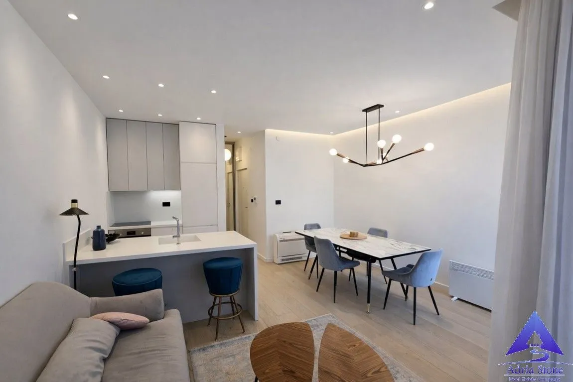 Prodaja, dvosoban stan, 55m², Donja Lastva, Tivat