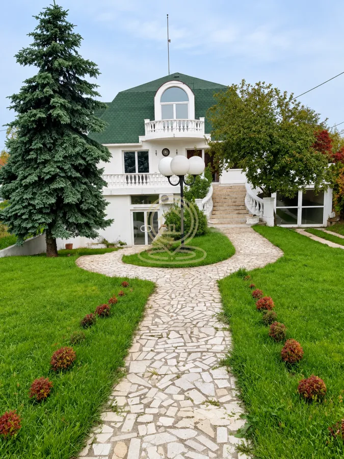Rent, house, 360m², Zvezdara Sve Podlokacije, Beograd