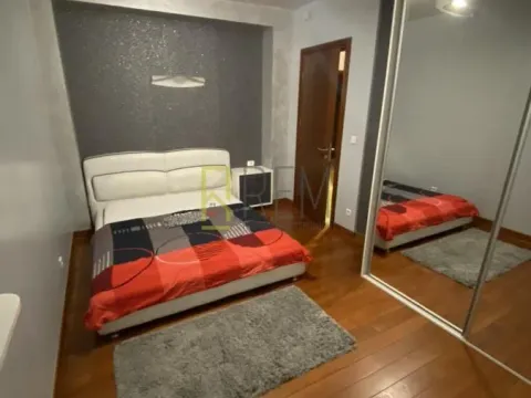 Izdavanje, dvosoban stan, 80m², Momišići, Podgorica - image 12