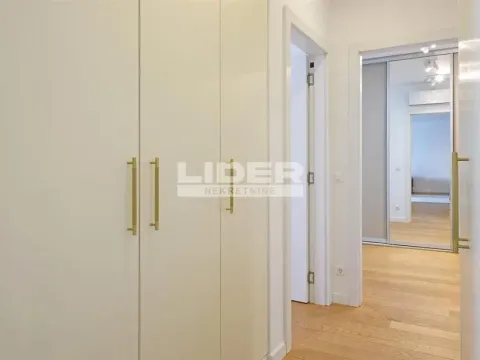 Izdavanje, trosoban stan, 88m², Savski Venac, Beograd - image 18