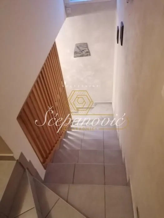 Prodaja, četvorosoban stan, 75m², Telep severni, Novi Sad Sve Podlokacije