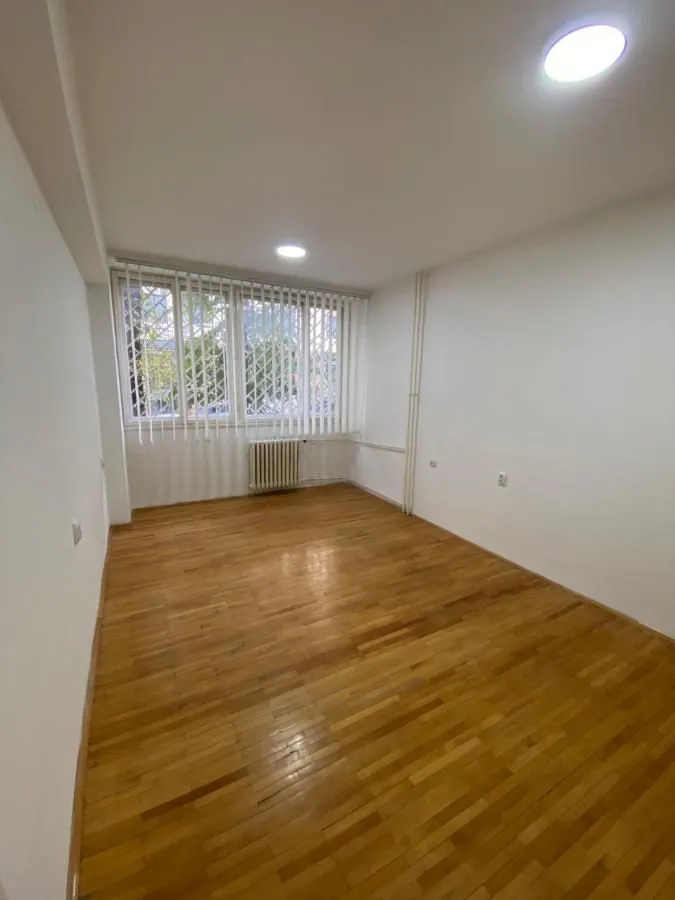 Rent, office space, 60m², Čukarica, Beograd