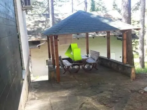 Prodaja, trosoban stan, 52m², Vrnjačka Banja, Srbija - image 2