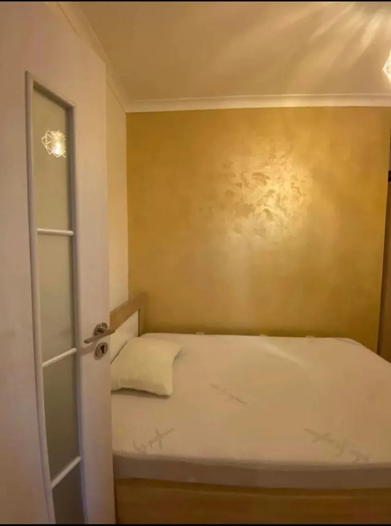 Izdavanje, trosoban stan, 80m², Stari Aerodrom, Podgorica