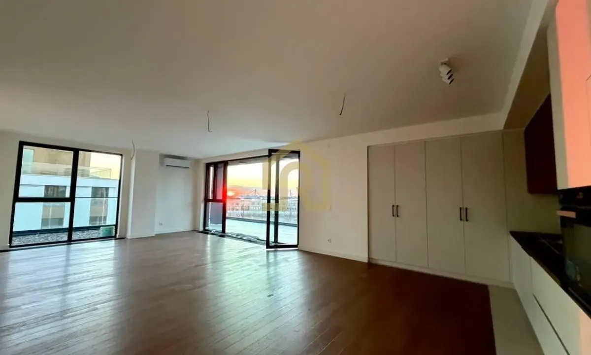 Izdavanje, stan, 181m², Savski Venac, Beograd