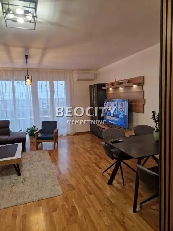 Prodaja, četvorosoban stan, 98m², Petrovaradin, Novi Sad