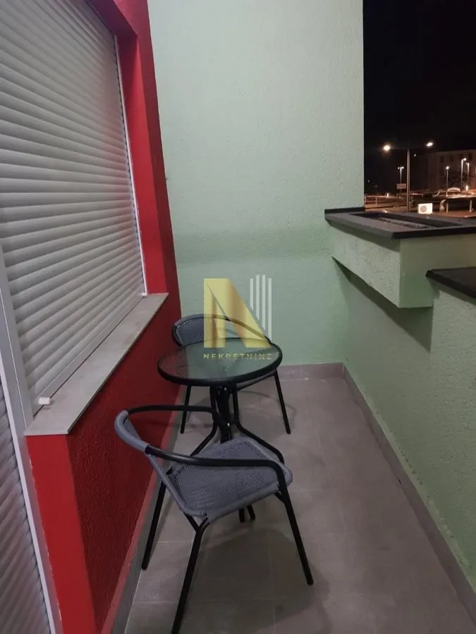 Izdavanje, trosoban stan, 80m², Stari grad, Novi Sad