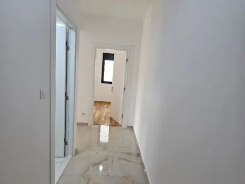 Prodaja, dvosoban stan, 64m², City Kej, Podgorica - image 3