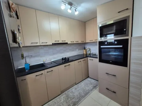 Izdavanje, kuća, 140m², Donji Kokoti, Podgorica - image 8