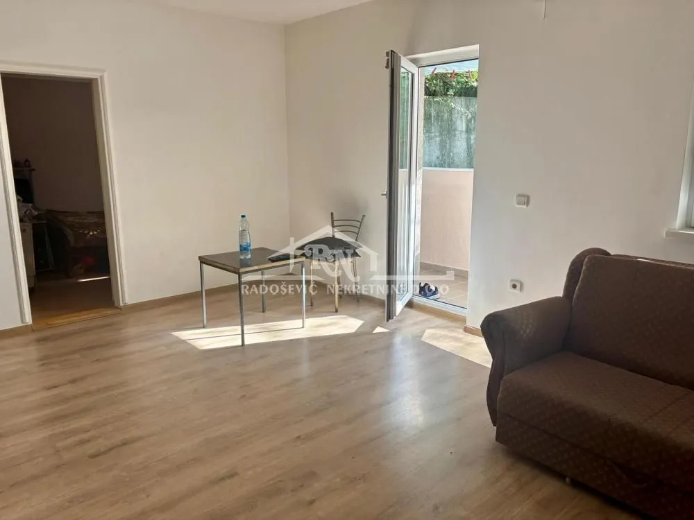 Prodaja, dvosoban stan, 51m², Petlovo Brdo, Beograd