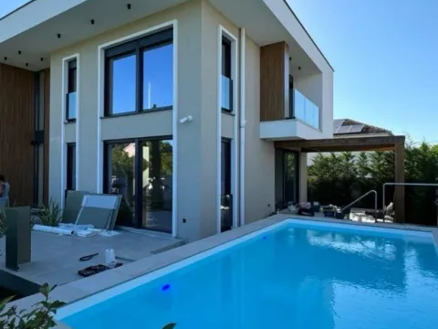 Prodaja, kuća, 250m², Gornja Gorica, Podgorica