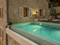 Izdavanje, kuća, 270m², Kotor, Crna Gora - image 4